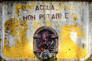 Acqua non potabile - bacino di raccolta