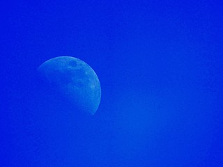 Daytime moon