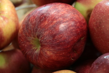 red apple