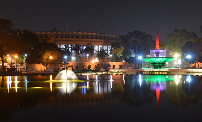 Fototapeta na wymiar Fountain near the Parliament of India during night