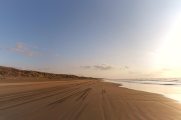 Obraz na płótnie Canvas Japanese coast Sunset Sandy beach