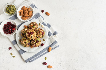 Energy granola bites