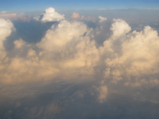 Fototapeta na wymiar ドラマチックな雲