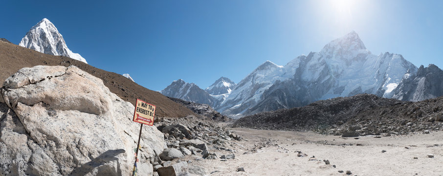 Nepal, Solo Khumbu, Everest, Sign post to Mt. Everest at Gorak Shep
