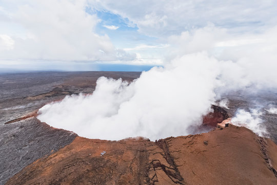 USA, Hawaii, Big Island, aerial view of Puu Oo volcano