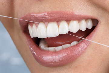 smile floss for deep and good oral hygiene