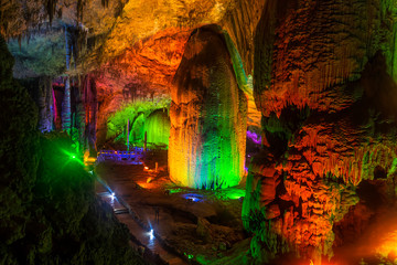 Fototapeta na wymiar Yellow Dragon Cave, Wonder of the World's Caves, Zhangjiajie, China