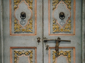 old vintage wooden door & retro metal handle knocker doorkhob