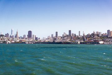 Obraz premium San Francisco skyline on a sunny day, California