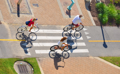 People Riding Bikes - obrazy, fototapety, plakaty
