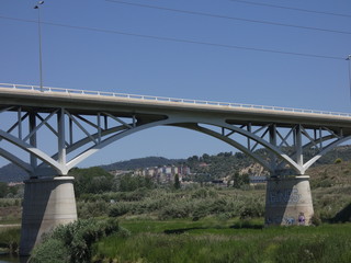 Puente sobre el río Llobregat a la altura de Molins de Rei