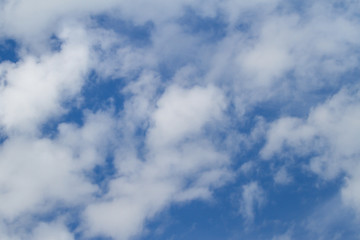 Obraz premium Beautiful sky texture view of white clouds in the blue sky.
