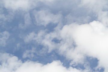 Obraz premium Beautiful sky texture view of white clouds in the blue sky.