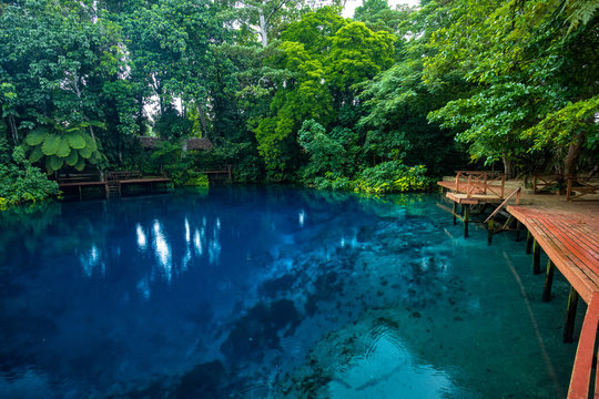 Nanda Blue Hole, Espiritu Santo, Vanuatu, Luganville