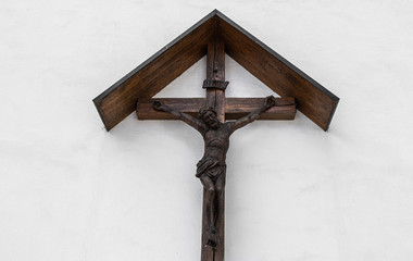 Jesus Christus am Holzkreuz