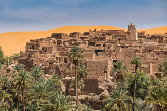 View over the Oasis of Taghit, western Algeria