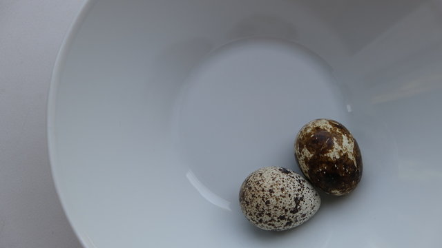 quail eggs, yolk, tomato,