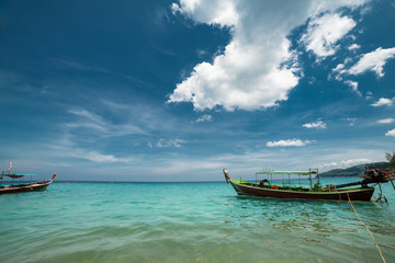 Obraz na płótnie Canvas Boat in sea at Thailand