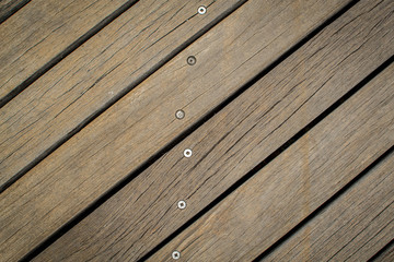 Diagonal floor boards