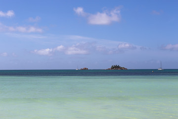 Fototapeta na wymiar Tropical landscape at Praslin island, Seychelles