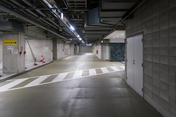 地下駐車場の風景