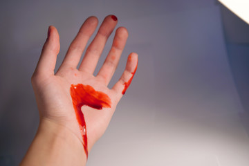 blutige Hand