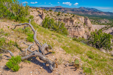 Fototapeta premium Beautiful Morning Hike to the Tent Rocks in New Mexico