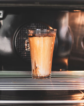 Caf&eacute; con leche en microondas