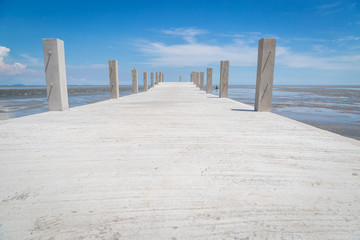 Bridge to the sea