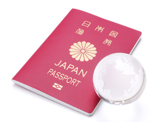 パスポートとクリスタルの地球