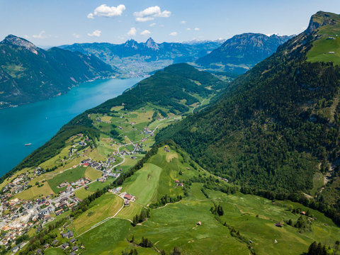 Panoramic aerial view of the lake Lucerne (Vierwaldstatersee), Rigi mountain and Swiss Alps in the background near famous Lucerne (Luzern) city, Switzerland - Immagine