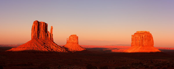 Monument valley sunset pano