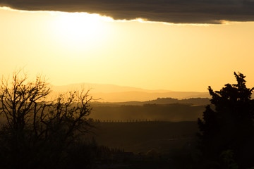 Sonnenuntergang in der Toskana nach Gewitter, Italien - Sunset in Tuscany after thunderstorm, Italy