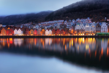 Fototapeta na wymiar colored houses in Bergen