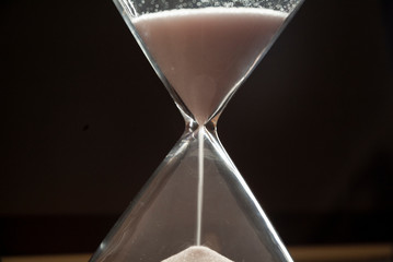 HOURGLASS/COMPUTER