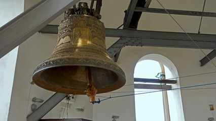 Obraz premium Old bell in the doorway of the Great Lavra Bell Tower in Kiev