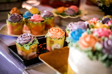 wedding birthday cupcakes with sweet rose flower