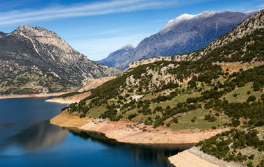 Fototapeta na wymiar lake Mornos in the mountains (Peloponnese, Central Greece)