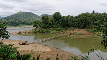 Passerelle au Laos