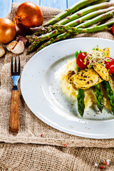 Grilled chicken fillet and vegetables