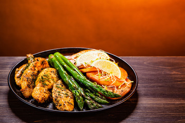 Grilled chicken strips and vegetables