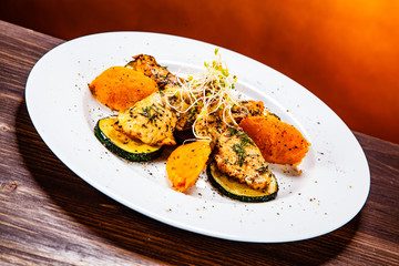 Grilled chicken strips with puree