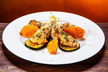 Grilled chicken strips with puree