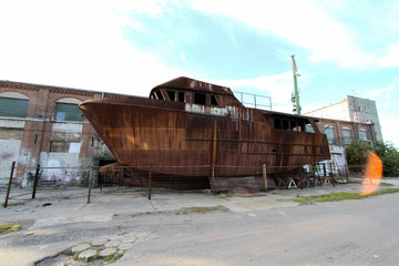 Fototapeta na wymiar An old boat in the Gdansk Shipyard.