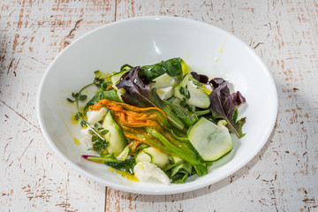 ズッキーニ　green and yellow vegetable zucchini