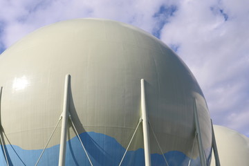 ガスホルダー（ガスタンク）／Gas holders - Osaka, Japan