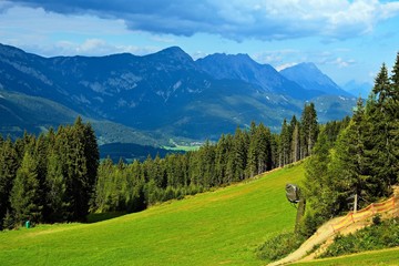 Fototapeta na wymiar Austrian Alps-view from cable car on Planai