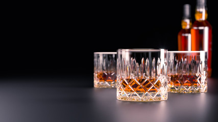 Strong alcoholic beverages, glasses and glasses, in the presence of whiskey, vodka, rum, tequila,...