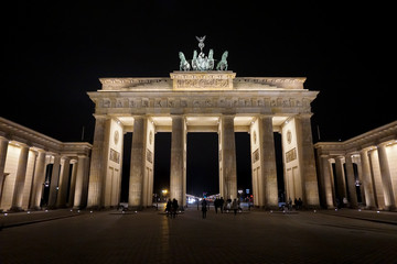 Fototapeta na wymiar A night view of the beautiful Brandenburg Gate in Berlin, Germany.