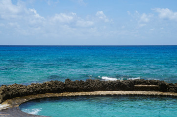 Blue turquoise Caribbean sea in Cancun, Quintana Roo, Mexico. 